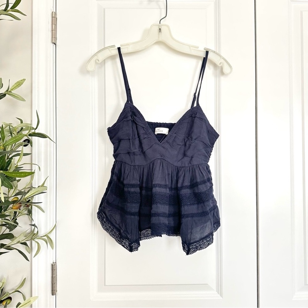 💙 (NWT) Hollister • Babydoll Blouse in Navy